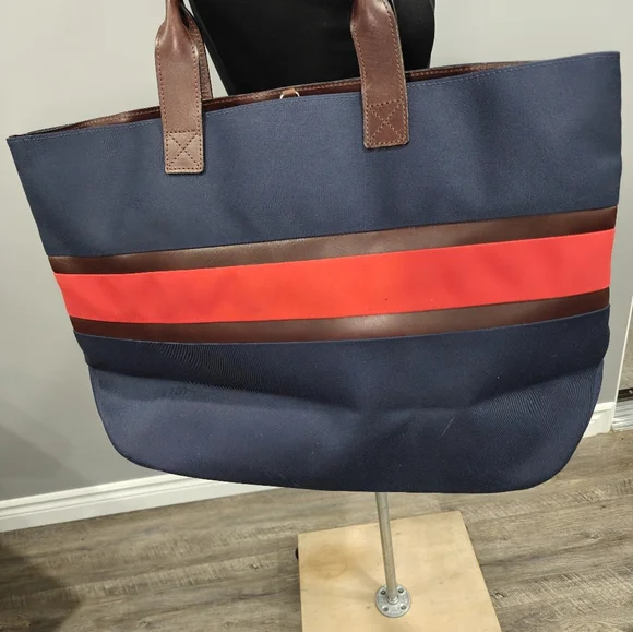 🐢 Dooney & Bourke Brooklawn XL Tote Weekender Bag Great Condition! - Picture 15 of 16